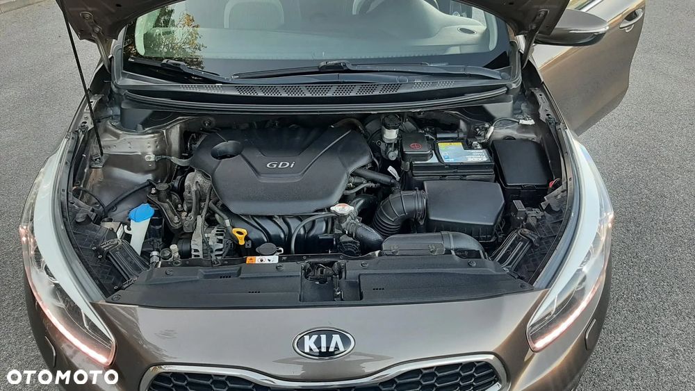Kia Ceed 1.6 GDI Dream Team Edition - 37