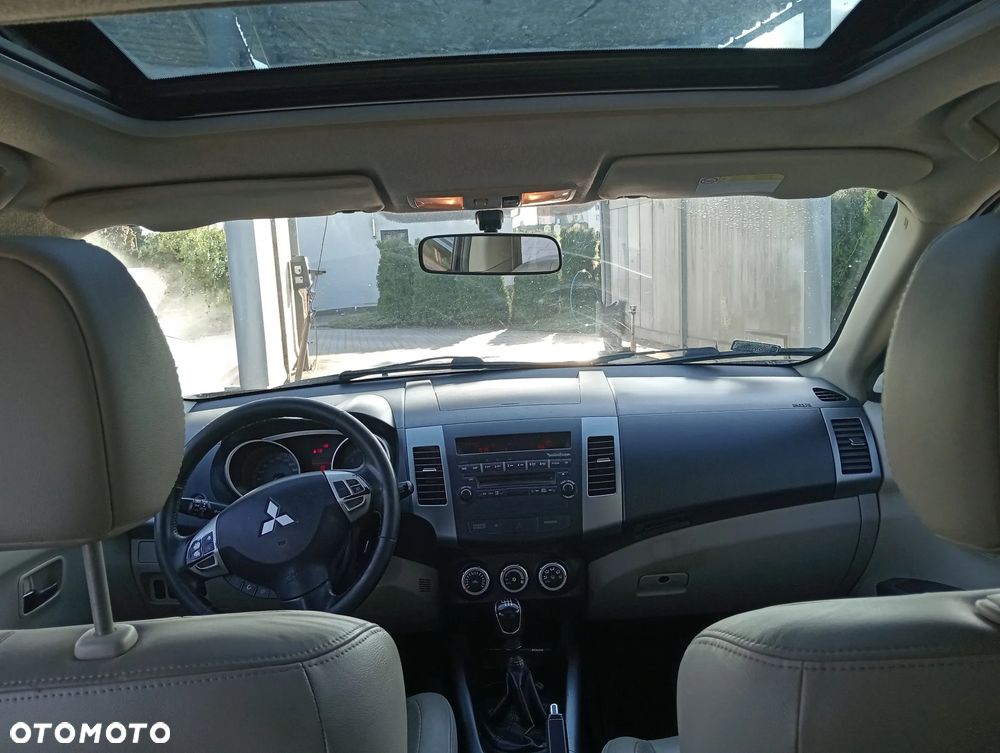 Mitsubishi Outlander 2.0 DID Intense + - 6
