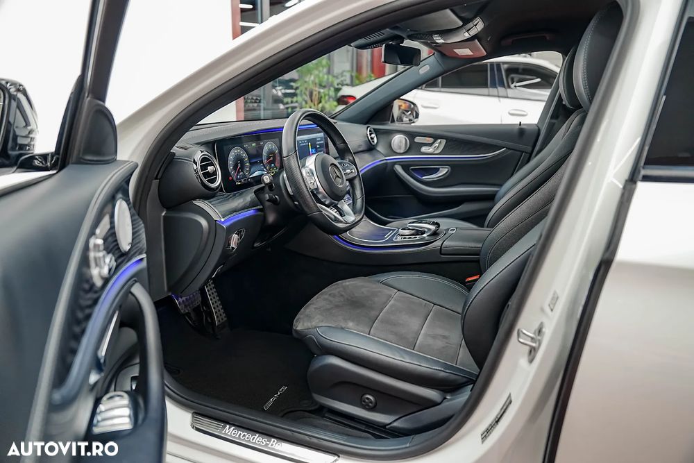 Mercedes-Benz E 300 9G-TRONIC AMG Line - 4