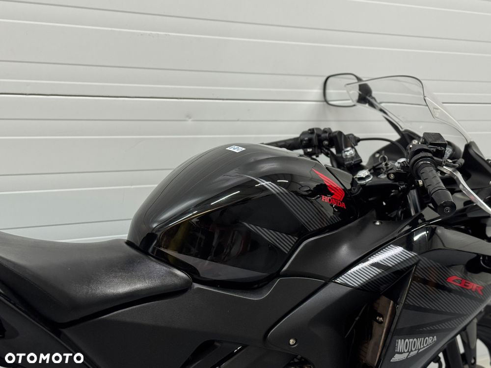 Honda CBR - 6