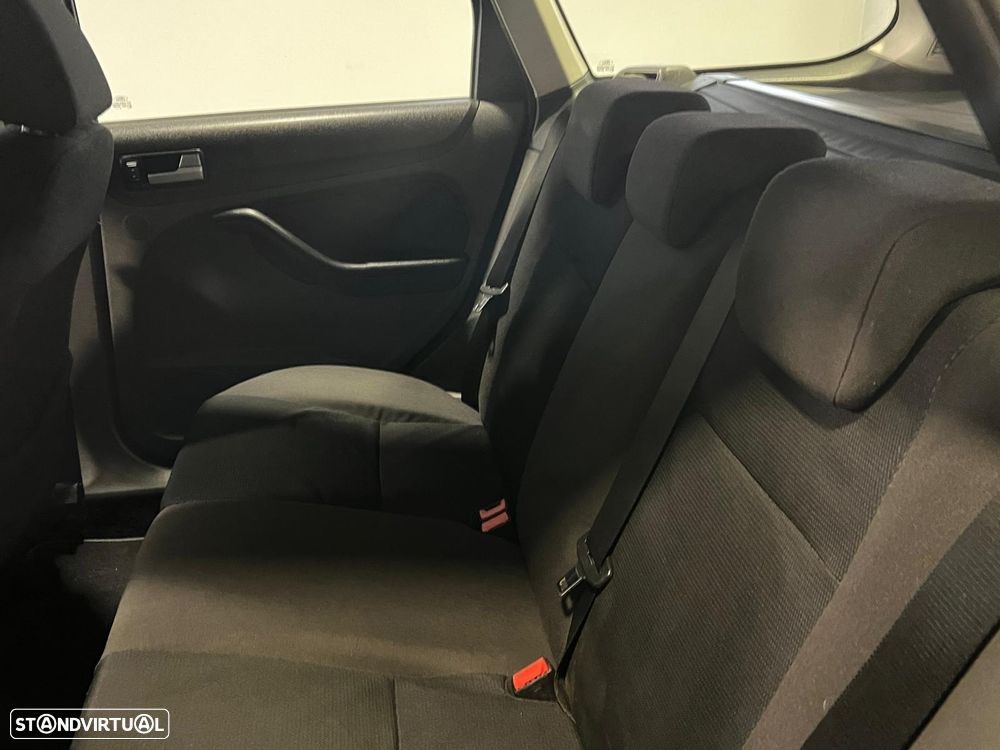 Ford Focus SW 1.6 TDCi Connec. - 6