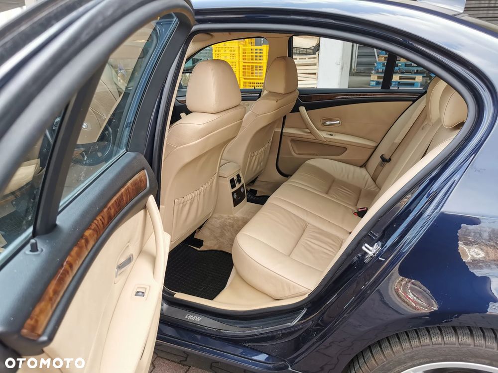 BMW Seria 5 523i Edition Exclusive - 11