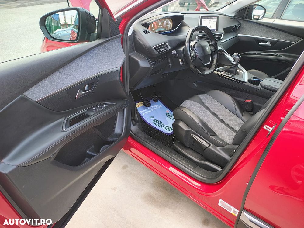 Peugeot 3008 PureTech 130 Stop & Start GPF Allure - 24