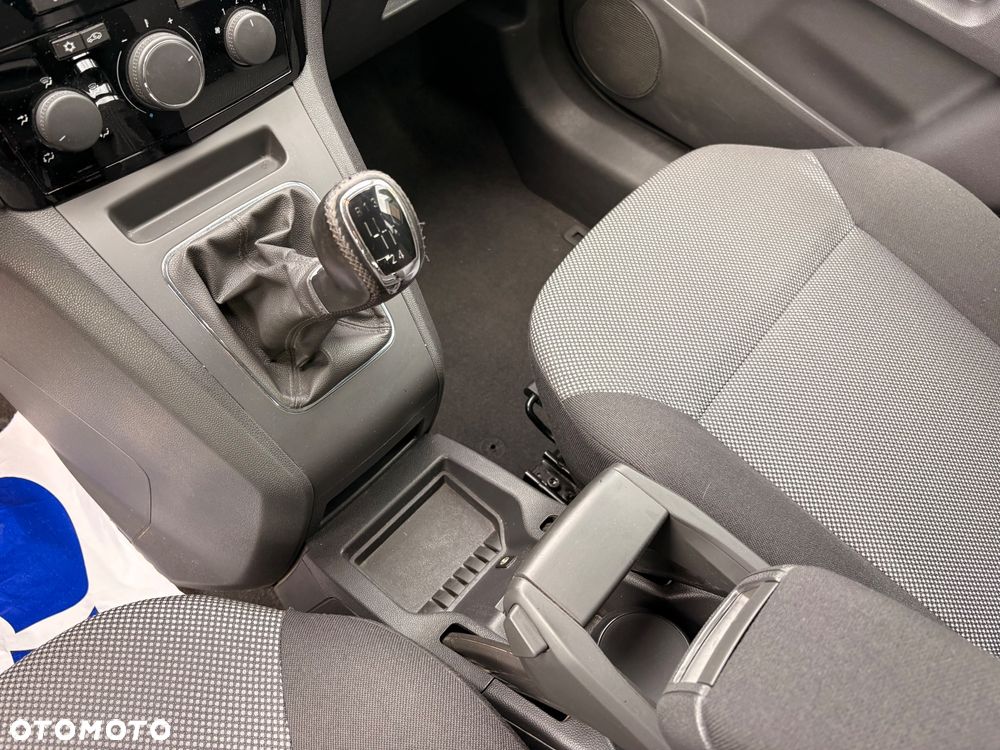 Opel Zafira 1.8 Sport - 21