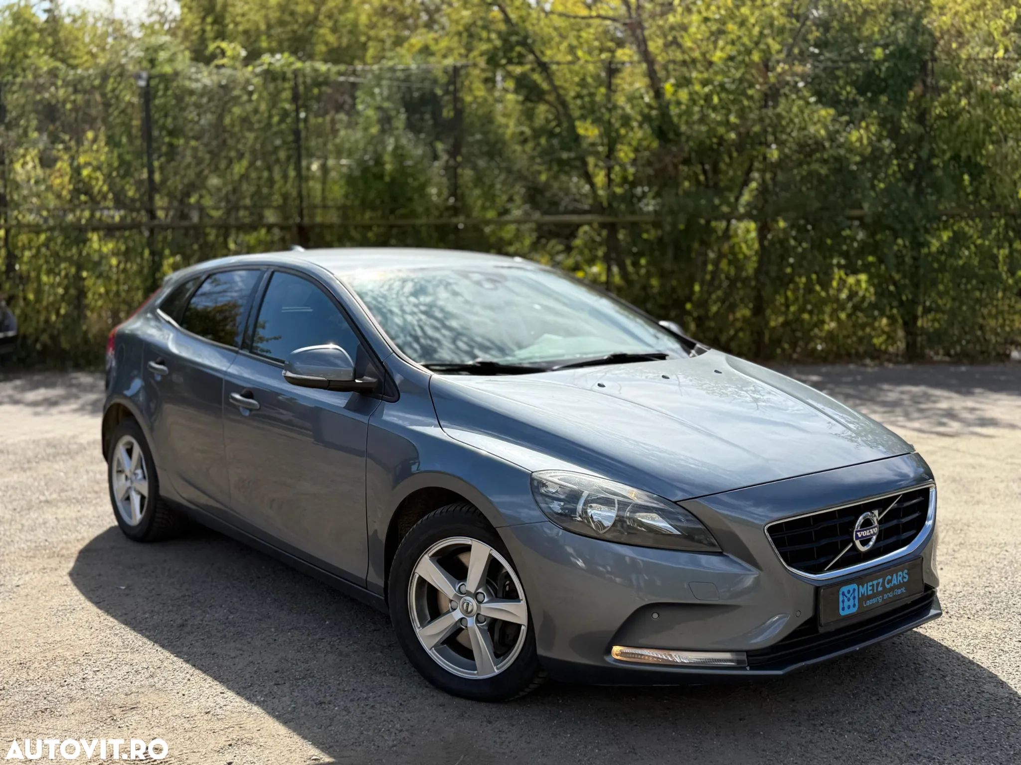 Volvo V40 D2 DRIVe Aut. Kinetic - 1