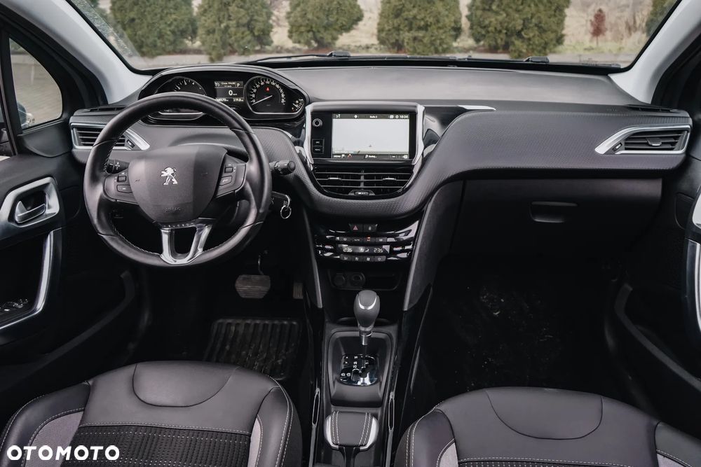 Peugeot 2008 PureTech 110 GPF Stop&Start EAT6 Allure - 17