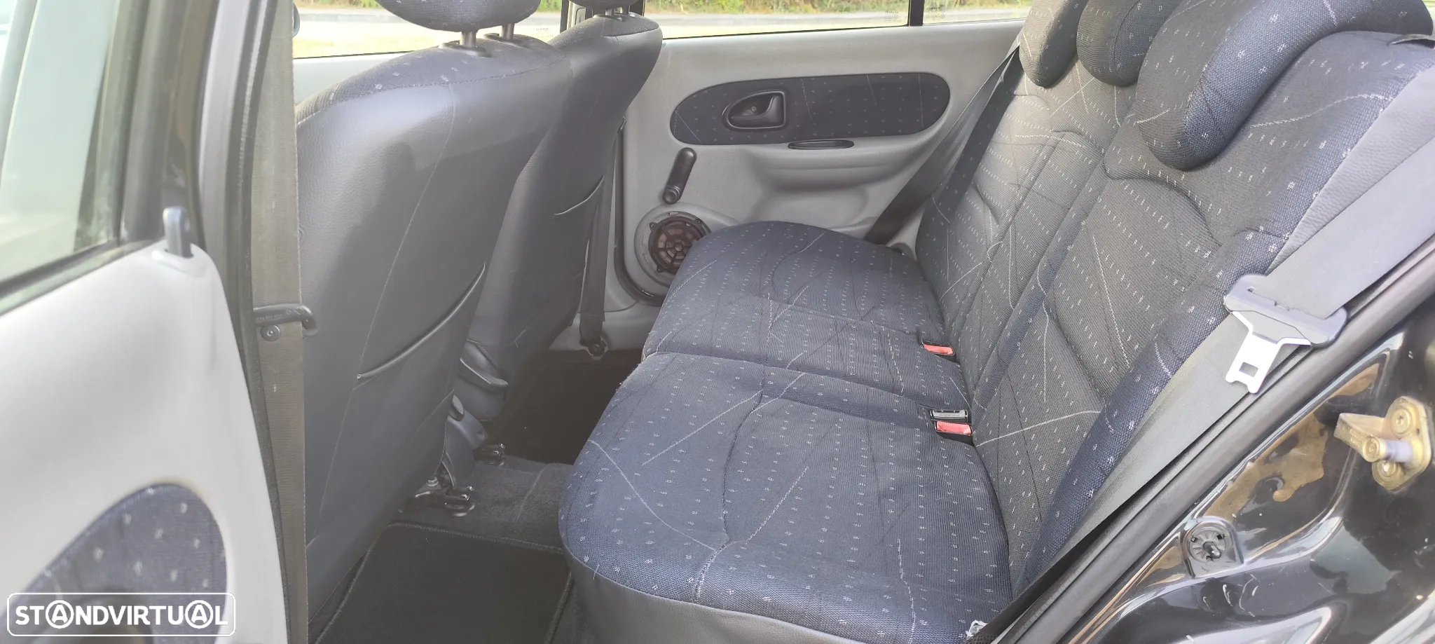 Renault Clio 1.2 16V Privilège - 11