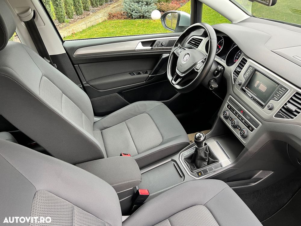 Volkswagen Golf 1.6 TDI BlueMotion Technology Comfortline - 17