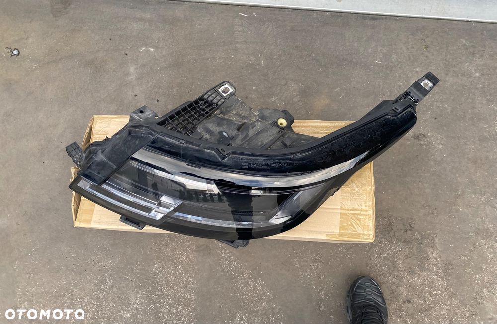 Land Rover RANGE ROVER VOGUE L460 LAMPA PRZEDNIA LEWA REFLEKTOR LEWY PRZEDNI PRZÓD FULL LED full ledowy 11+3 piny fulled M8E2-13W030-EK   M8E213W030EK  M8E2 13W030 EK  1210.509.0000  300474909  151200159358 12105090000  L 460 - 11