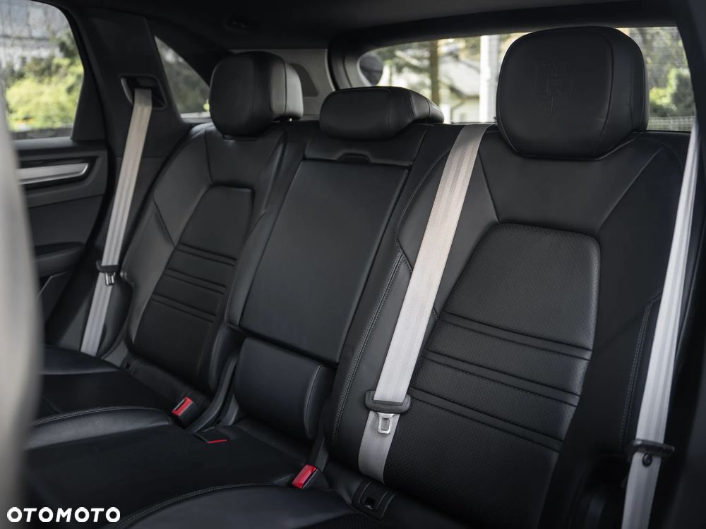Porsche Cayenne Platinum Edition - 14