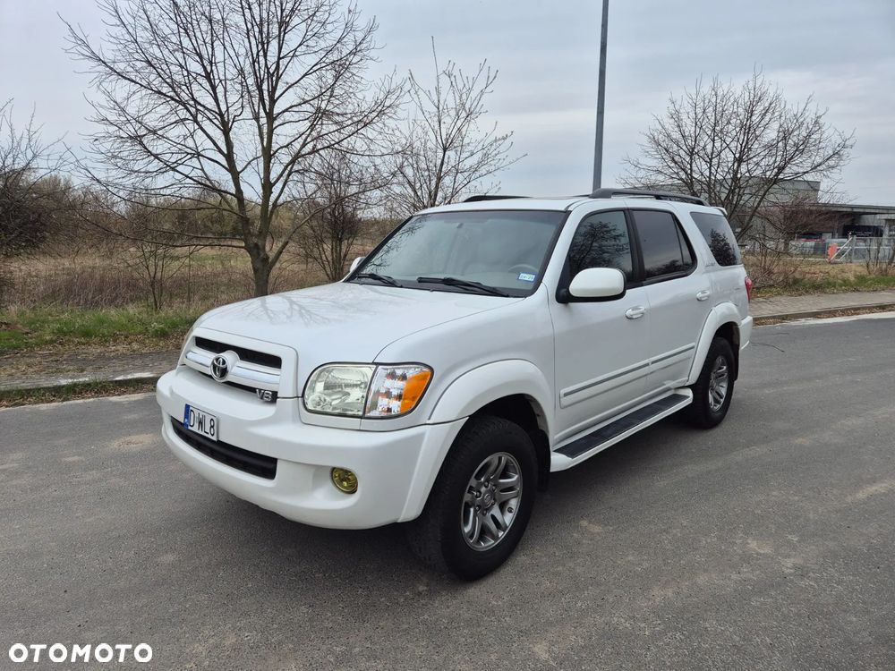 Toyota Sequoia - 18