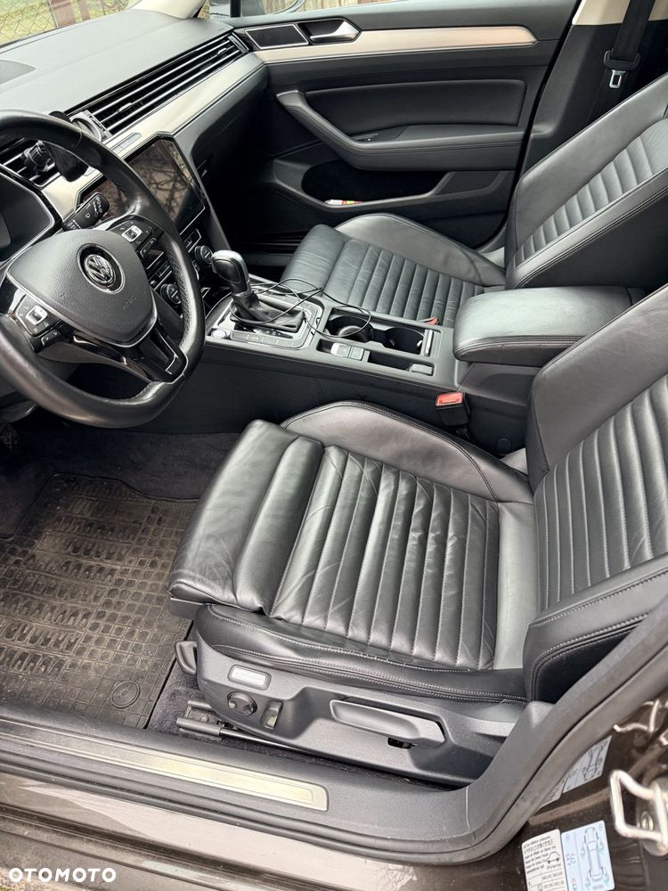 Volkswagen Passat 1.6 TDI SCR DSG Business - 13