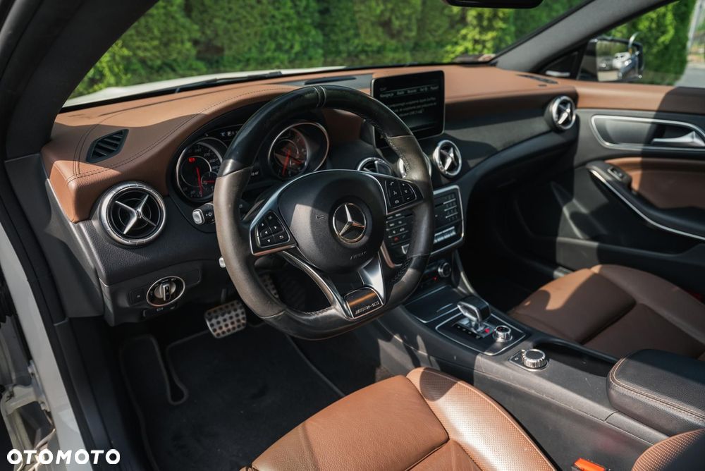 Mercedes-Benz CLA AMG 45 4-Matic - 38