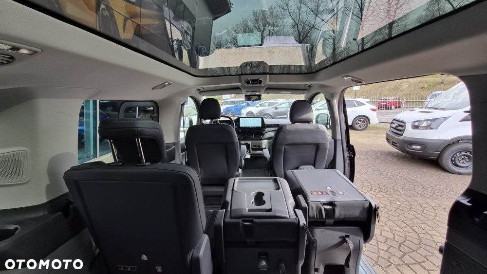 Ford Tourneo Custom - 14