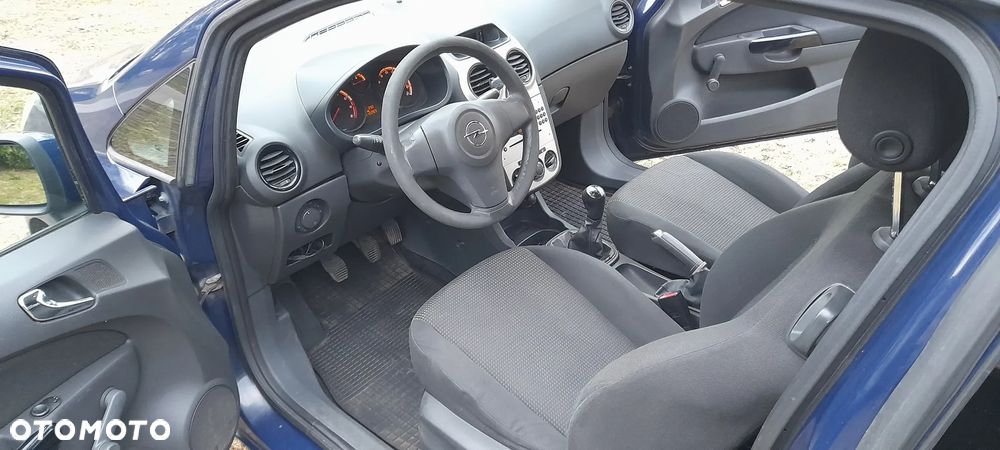 Opel Corsa 1.2 16V Essentia - 12