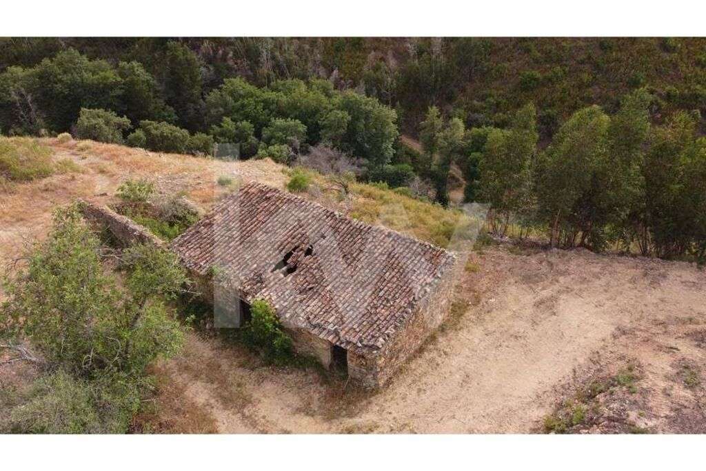 Quinta com 7ha e casas em Engreneiros - Alferce, Monchique - Grande imagem: 2/18