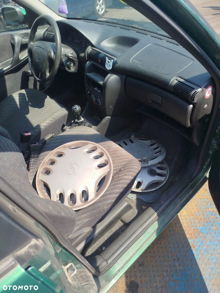 Opel Astra F na części. - 5