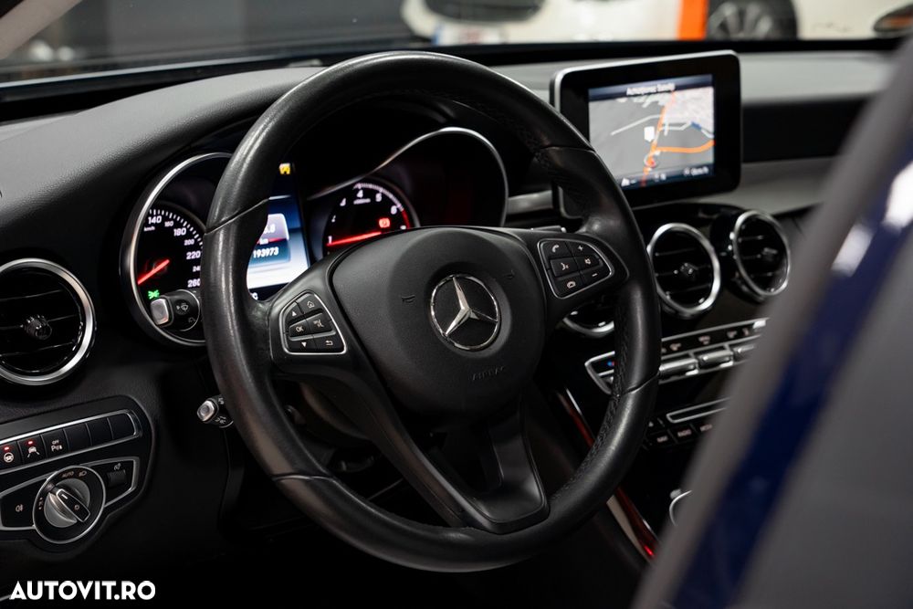 Mercedes-Benz C 200 4Matic 9G-TRONIC Exclusive - 34
