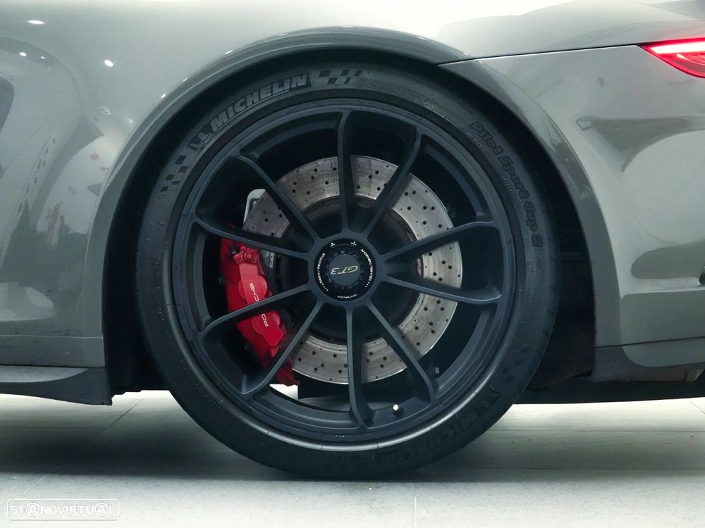 Porsche 911 Série F - 24