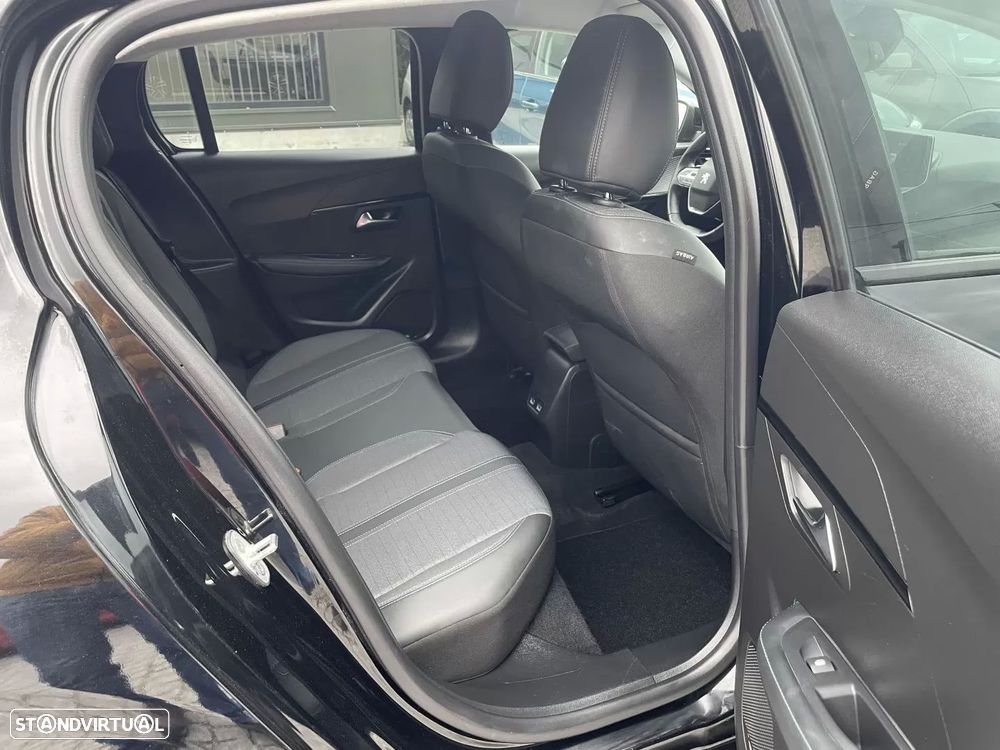 Peugeot 208 1.2 PureTech Allure - 34