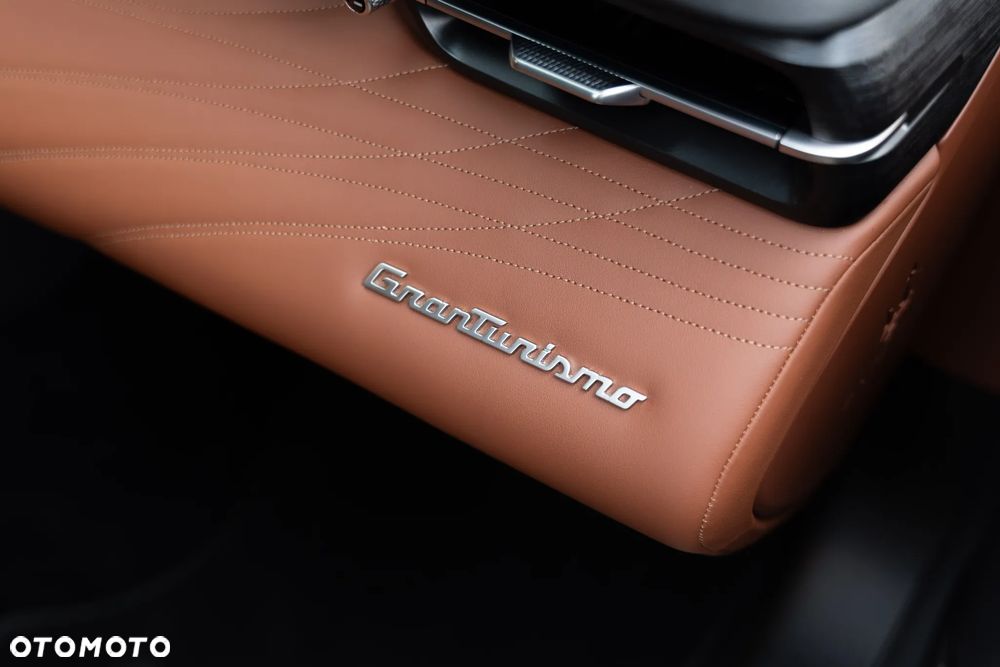 Maserati GranTurismo Modena - 12