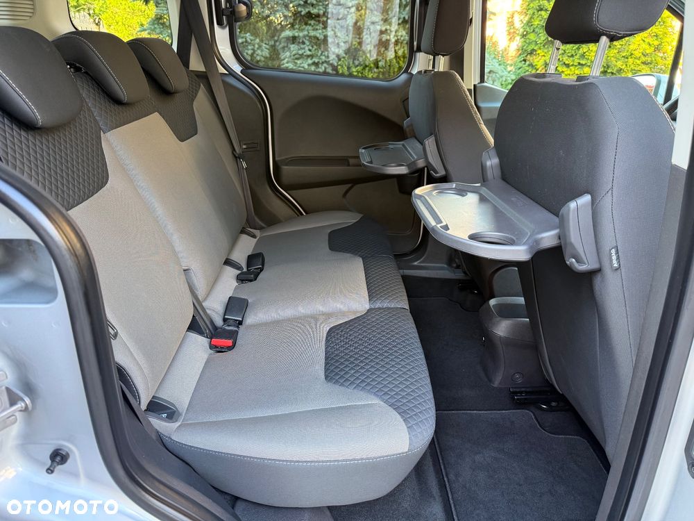 Ford Tourneo Courier 1.5 TDCi S&S Titanium - 20