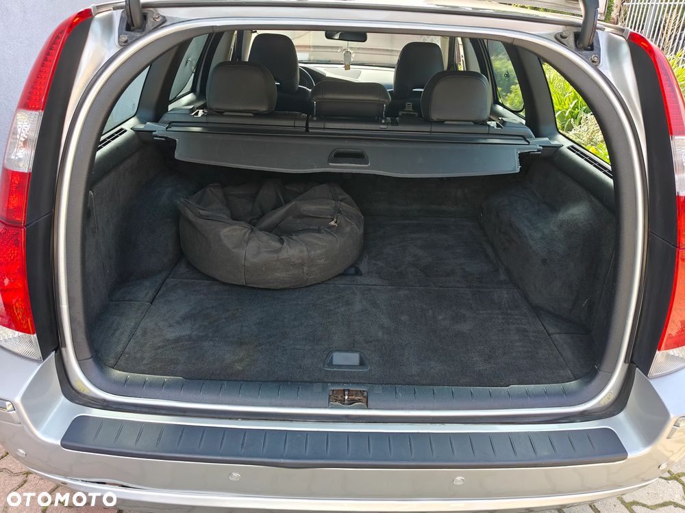Volvo V70 2.5T Kinetic - 6