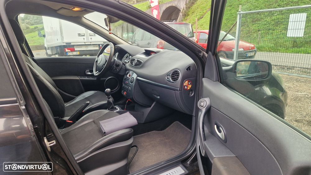 Renault Clio 1.5 dCi Dynamique S - 9