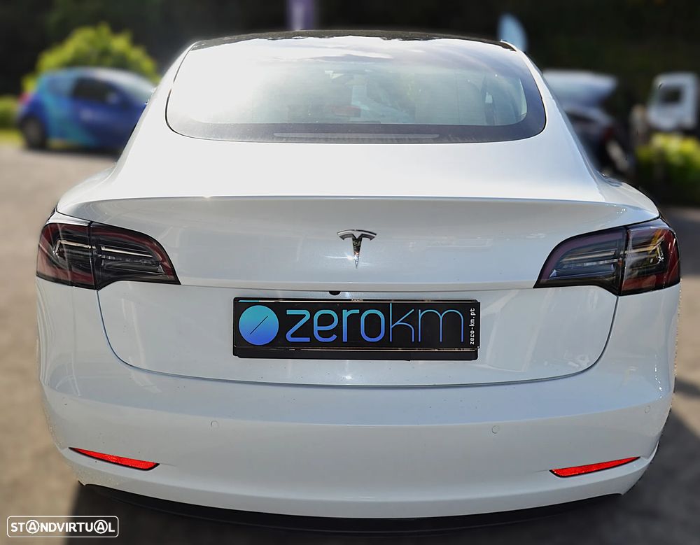 Tesla Model 3 Standard Range Plus RWD - 3