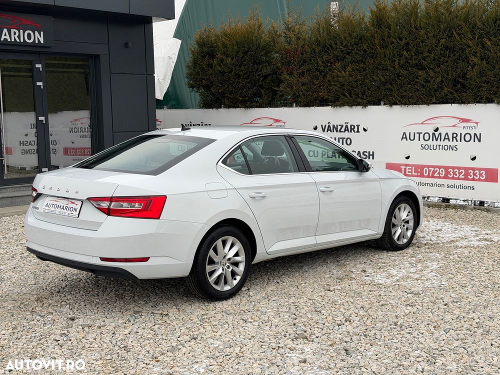 Skoda Superb 2.0 TDI DSG Essence - 9