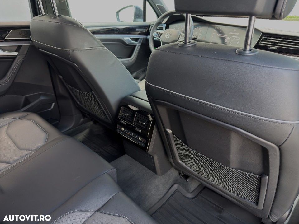 Volkswagen Touareg - 21
