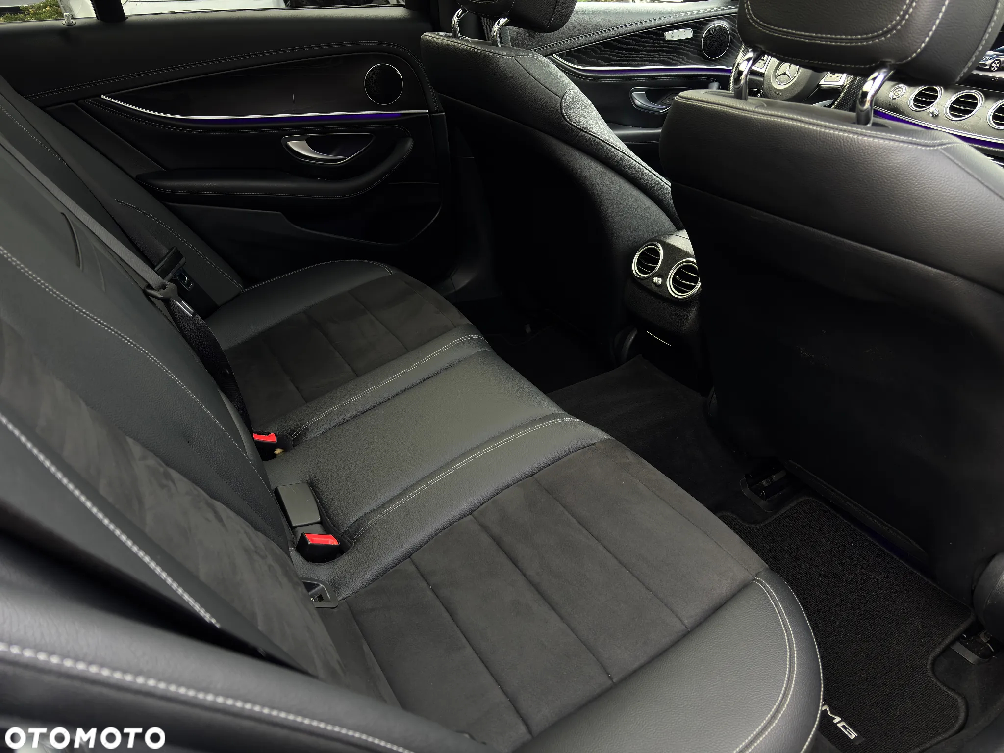 Mercedes-Benz Klasa E 220 d T 9G-TRONIC AMG Line - 33