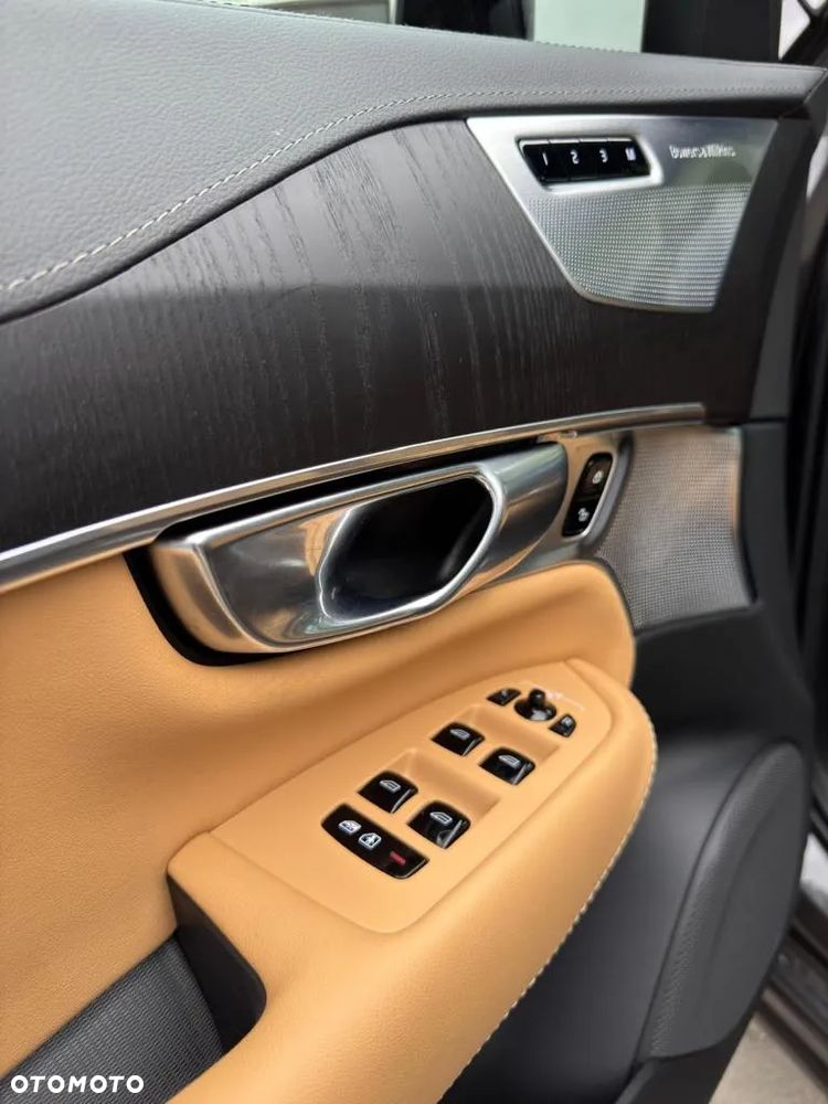 Volvo XC 90 T8 AWD Plug-In Hybrid Ultra Dark 7os - 18