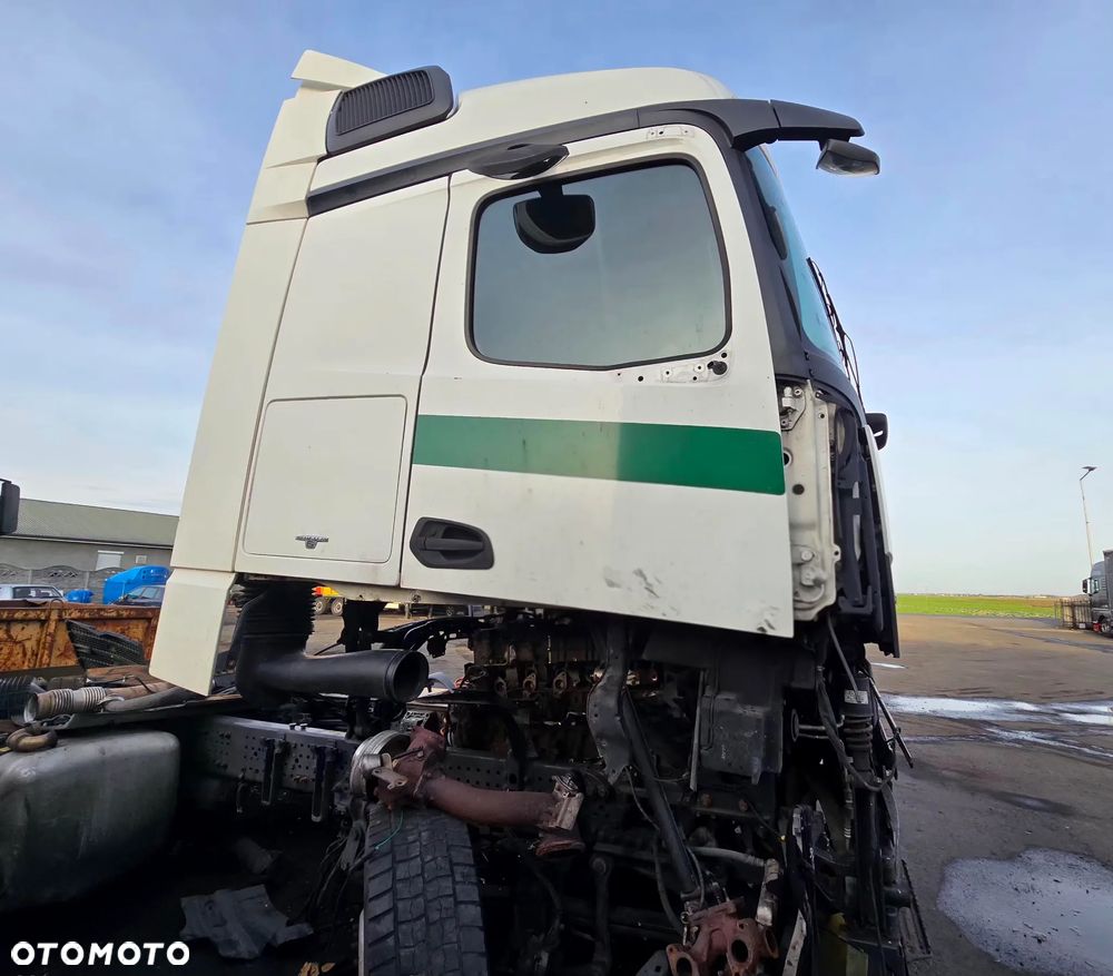 MERCEDES ACTROS MP4 Kabina Stream Space Spojlery + Rama 2016 - 3