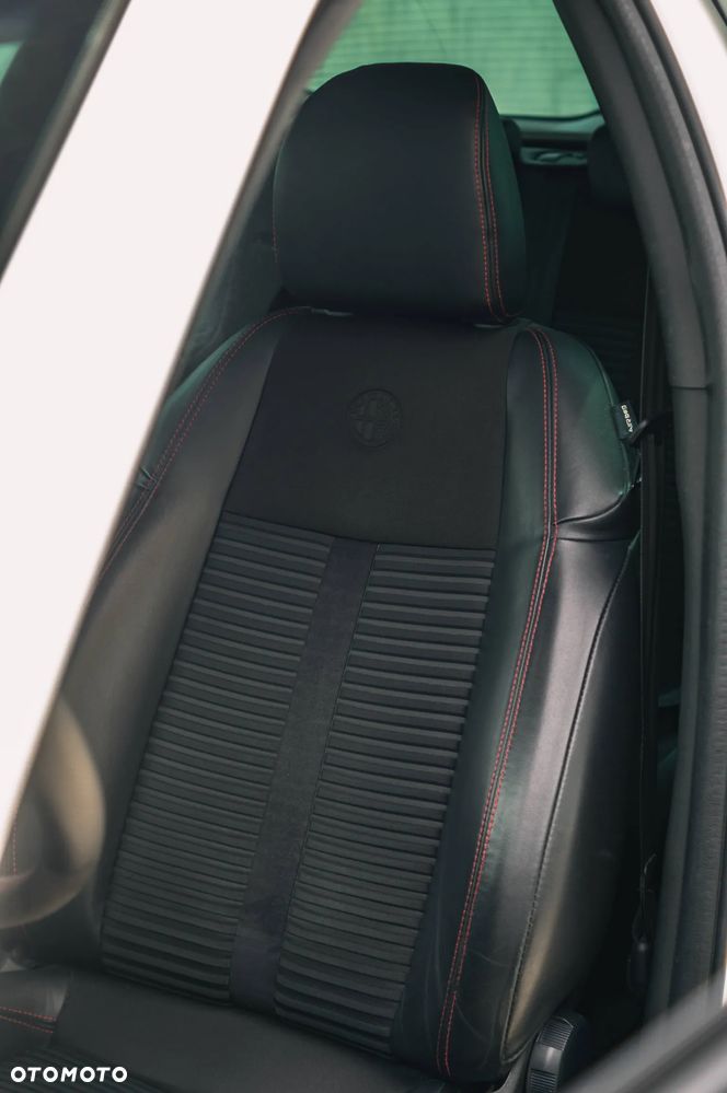 Alfa Romeo Giulietta 1750 TBi Quadrifoglio Verde - 10