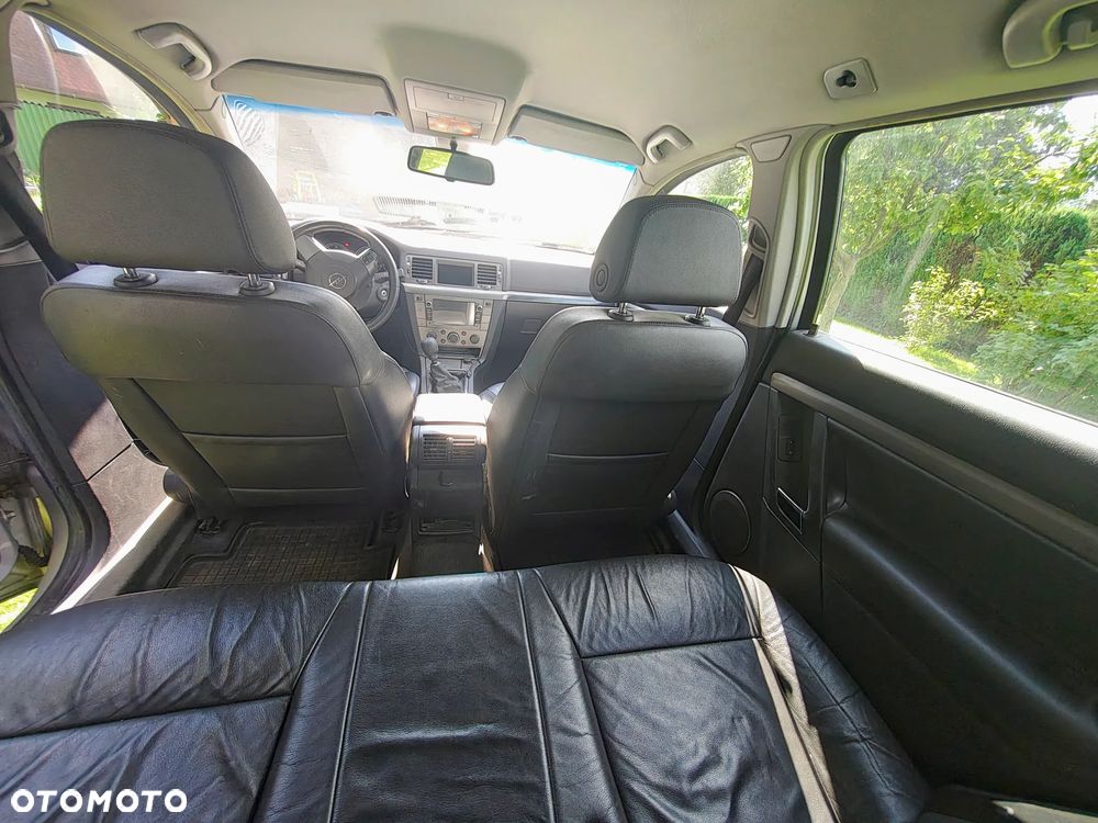 Opel Vectra 1.9 CDTI Cosmo - 10
