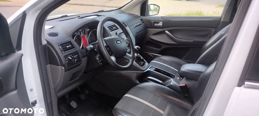 Ford Kuga - 11