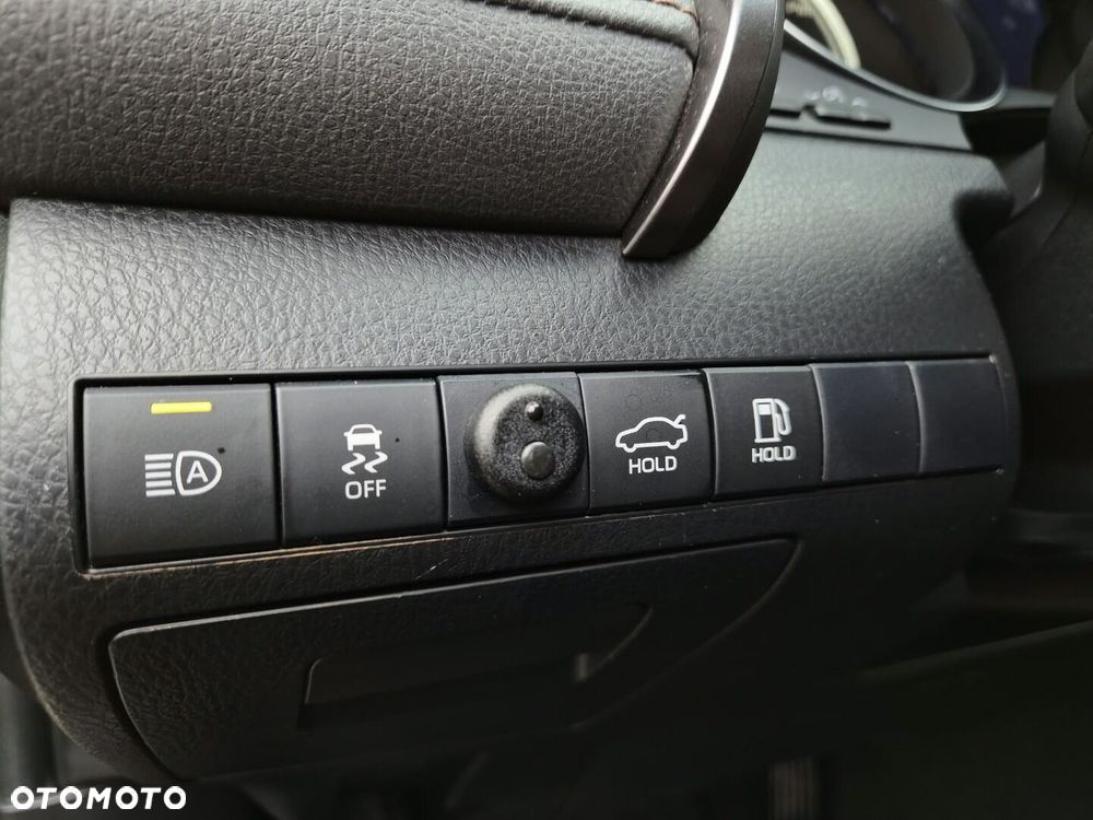 Toyota Camry 2.5 Hybrid Comfort CVT - 11