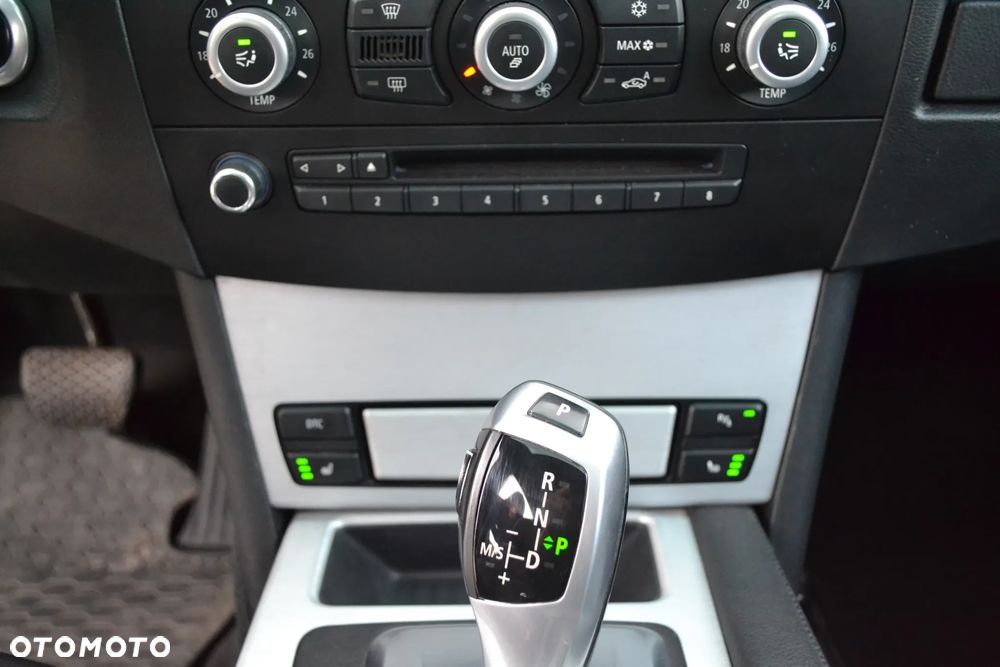 BMW Seria 5 530i xDrive - 28