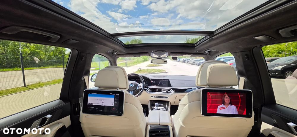 BMW X5 M50i - 16