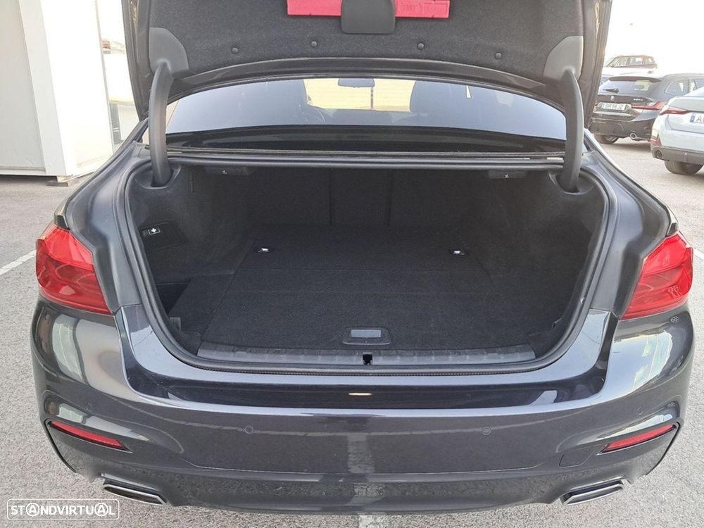 BMW 530 e Pack Desportivo M - 18