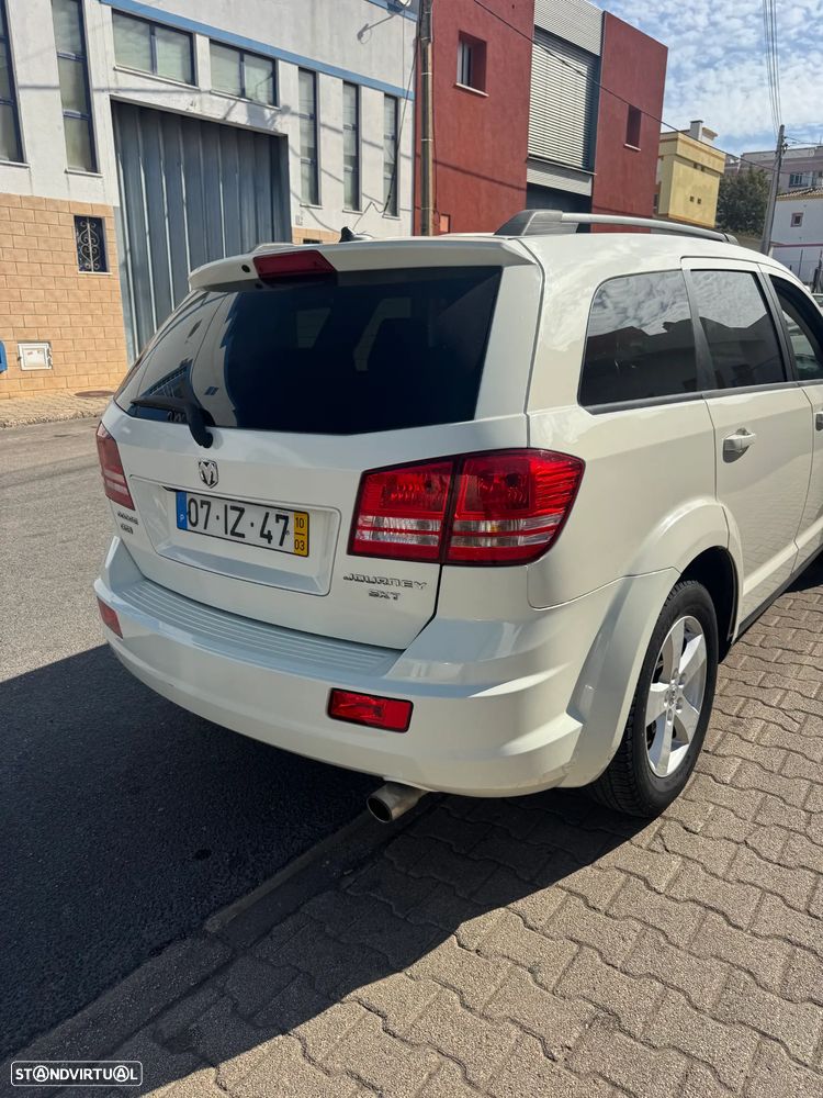 Dodge Journey 2010 photo 2