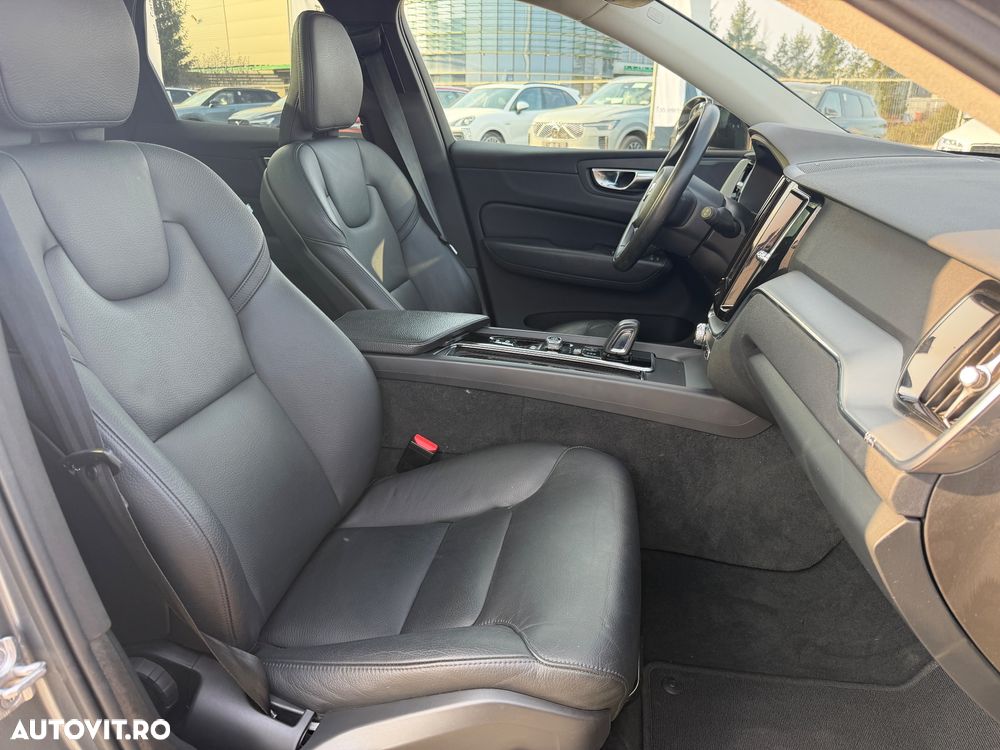 Volvo XC 60 T6 AWD AT PHEV Plus Dark - 8