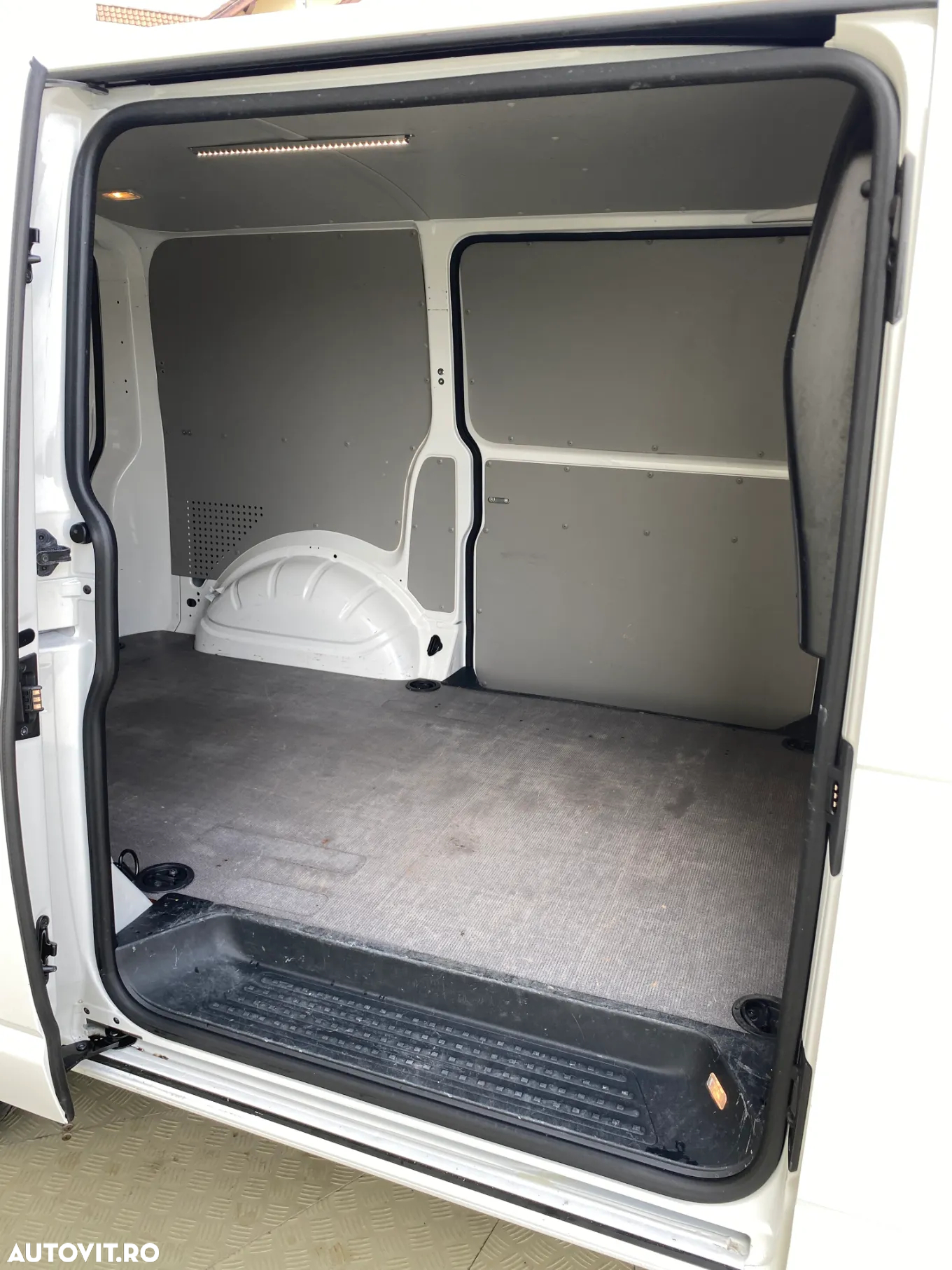 Volkswagen Transporter 2.0TDI 2CULISANTE - 21
