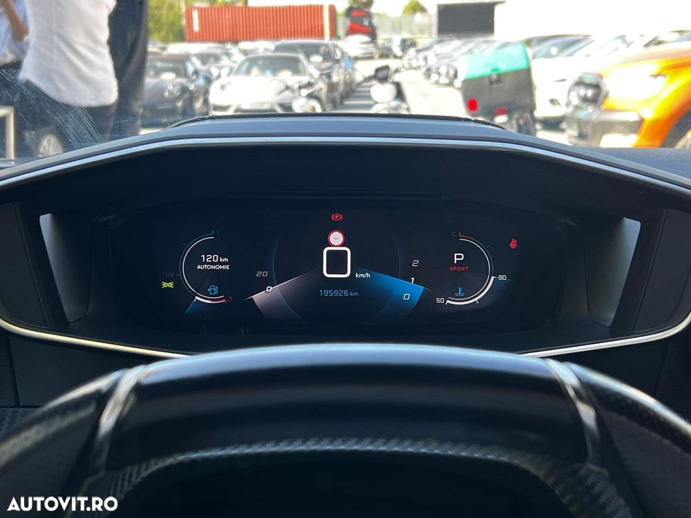 Peugeot 2008 PureTech 155 EAT8 GT - 30
