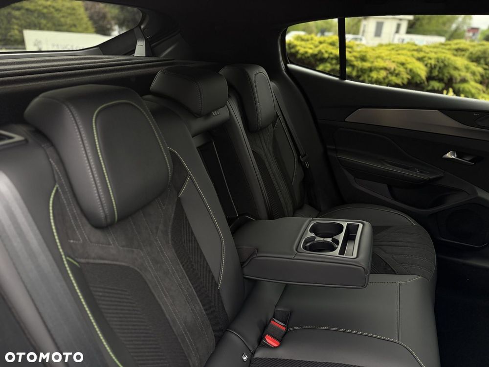 Peugeot 408 - 22