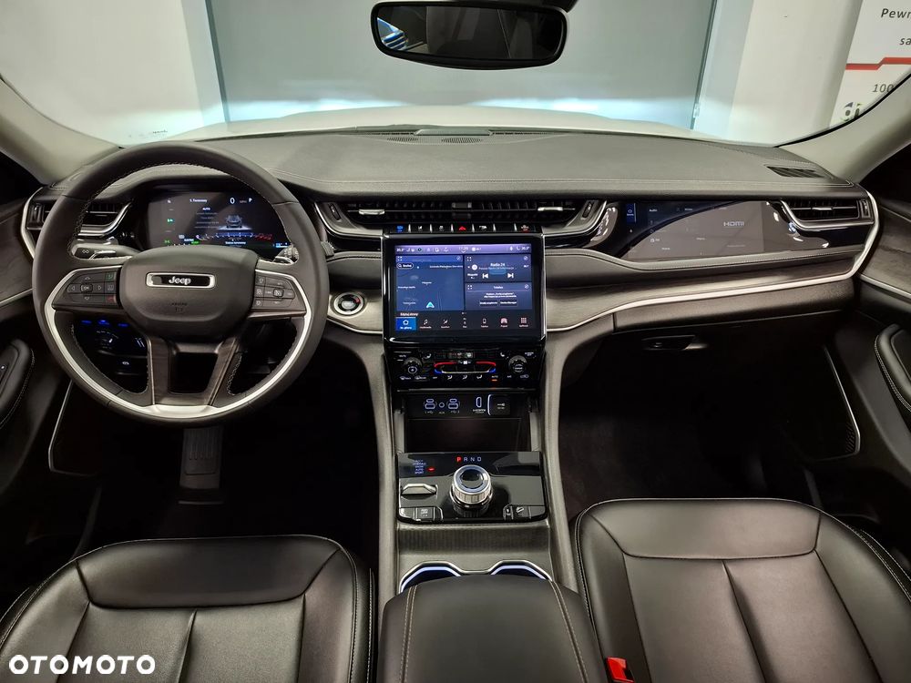 Jeep Grand Cherokee - 17