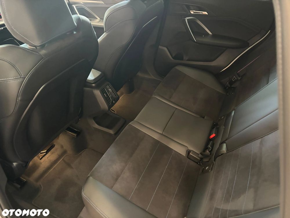 BMW X1 sDrive20i mHEV - 12