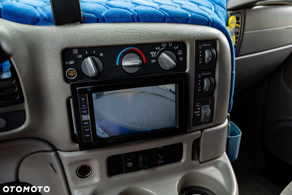 Chevrolet Astro - 31