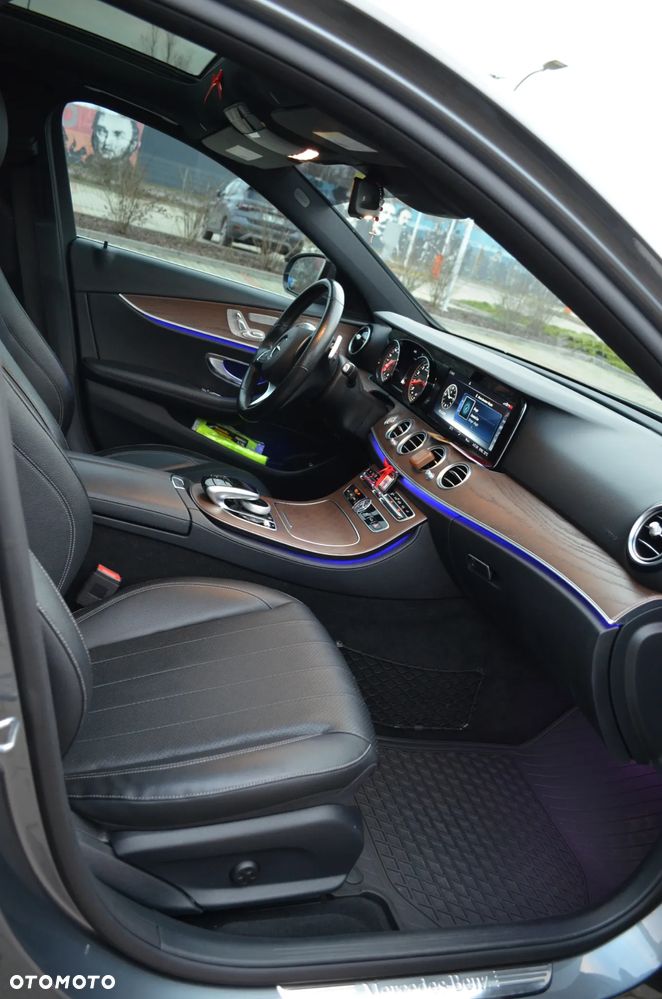 Mercedes-Benz Klasa E 300 9G-TRONIC AMG Line - 11
